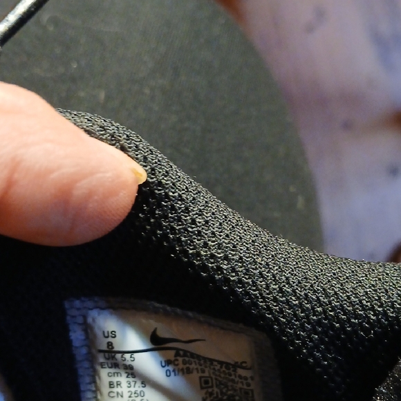 Nike Wild Pattern High-Tops - Picture 2 of 6